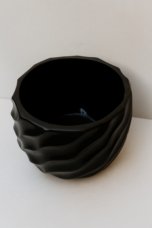 Vase à Fleurs Noir Ondulé en Céramique
