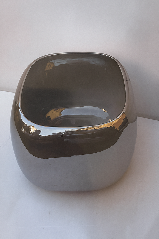 Vase arrondi en céramique métallisée